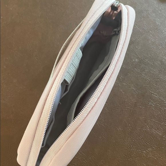 Tomtoc Pink Electronic/Cosmetic Bag - Picture 3 of 9